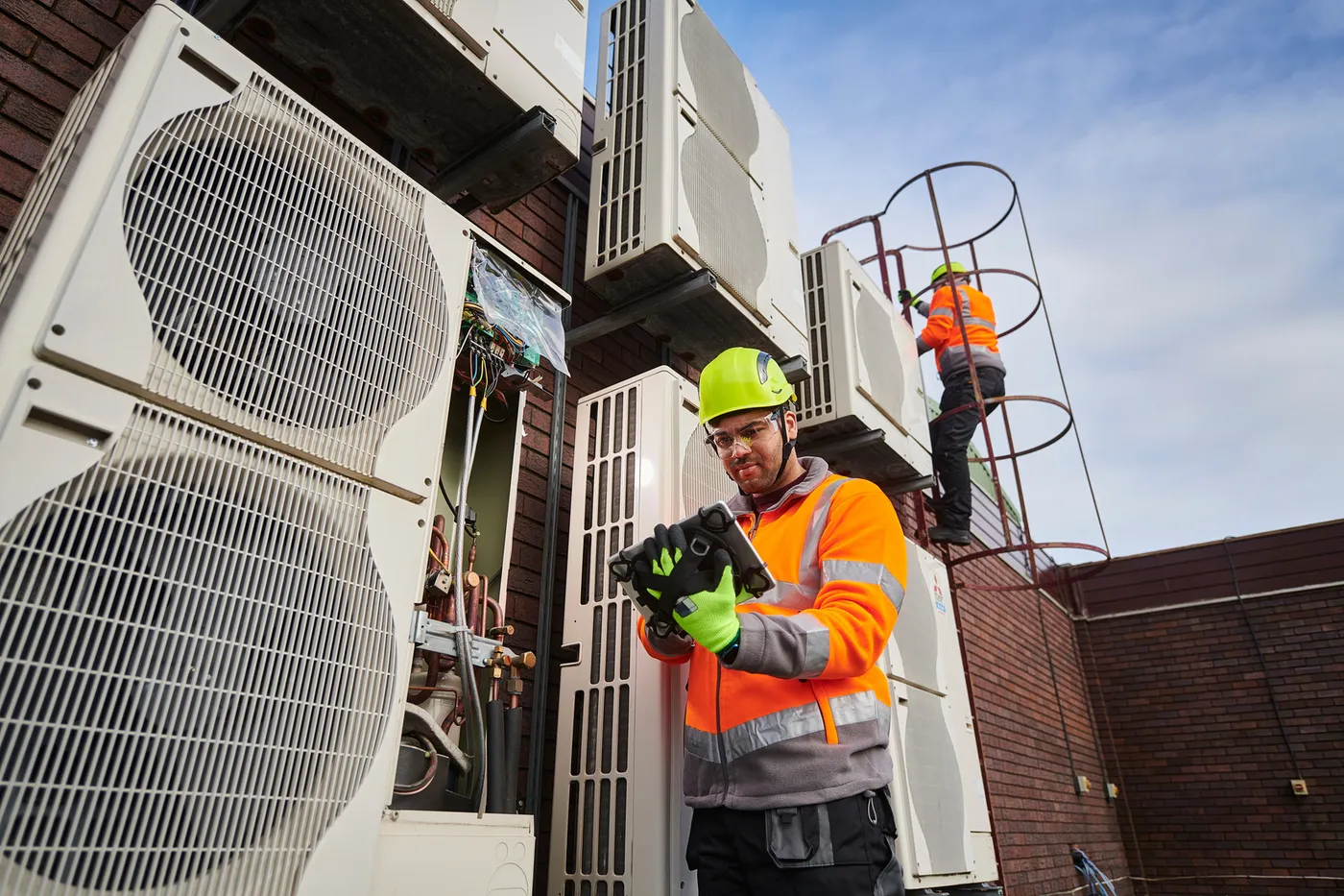 HVAC maintenance technicians — facility management services