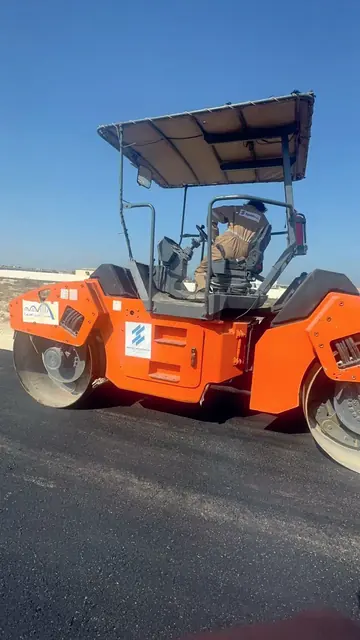 Vibratory roller, compaction pass